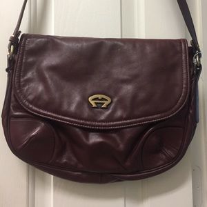 Vintage Etienne Aigner Handbag in Dark burgundy